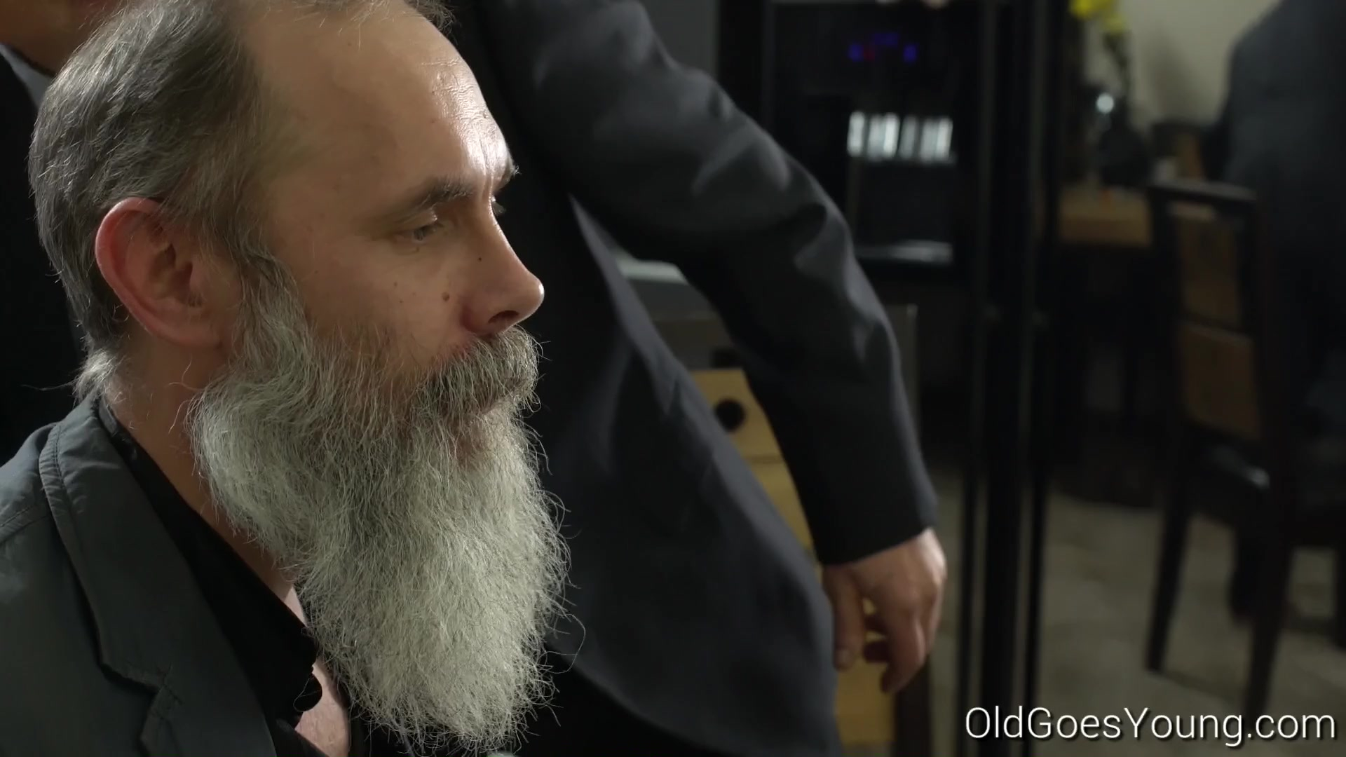 Two old men talk babe