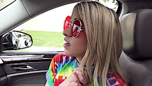 Hippie babe fucks quite hip for a ride
