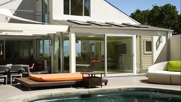 Kristen Scott interrupts a lesbian sex!