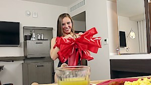 Brunette GF gets creampied for breakfast