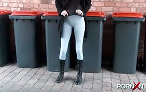 Babe is super wet in her pussy