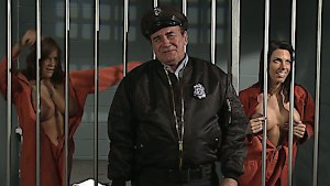 Juelz & Nika finger their juicy snatches