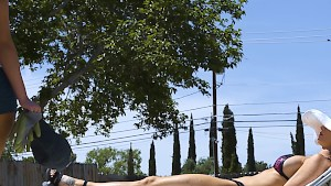 A quick outdoor humping for a cashless rebel teen August Ames