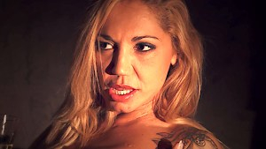 Latina goddess Ginger Hell rubs her pussy until she cums