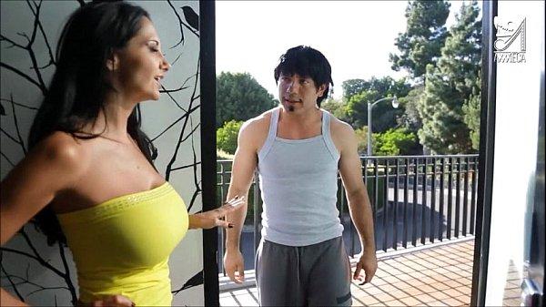 Mexicano se coge a Ava Addams Panfilo