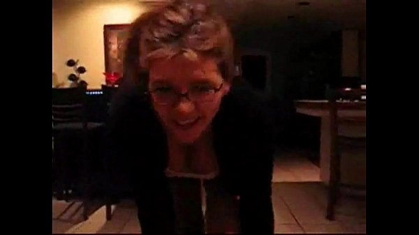 Amateur GF giving a nice BJ