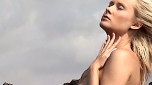 Trouble planting her ass one that scraggy scenery