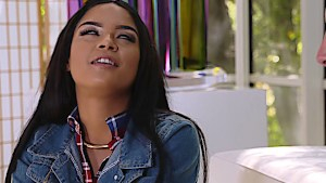 Horny girlfriend begs for creampie