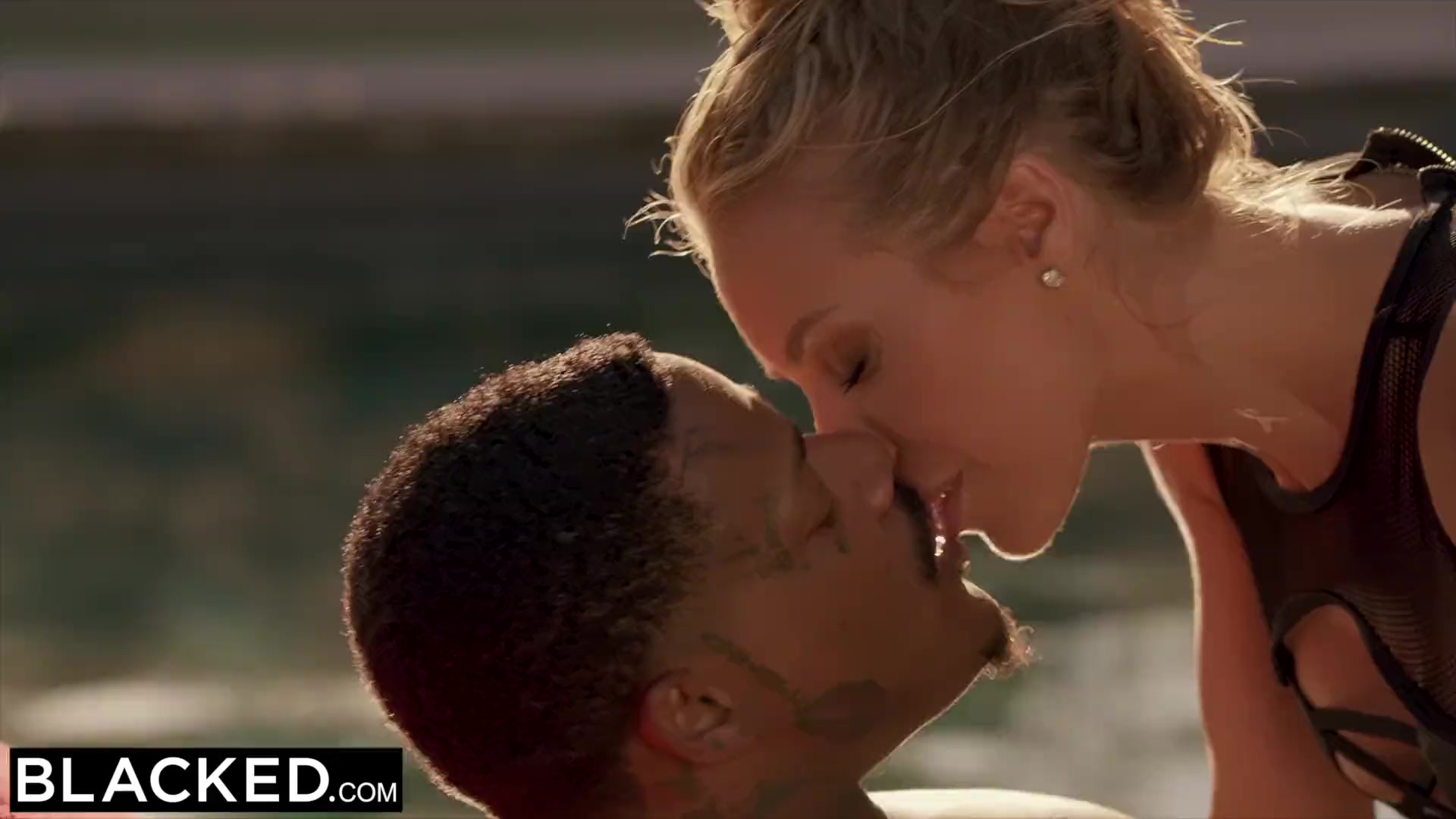 Lola feels horny in her shiny latex