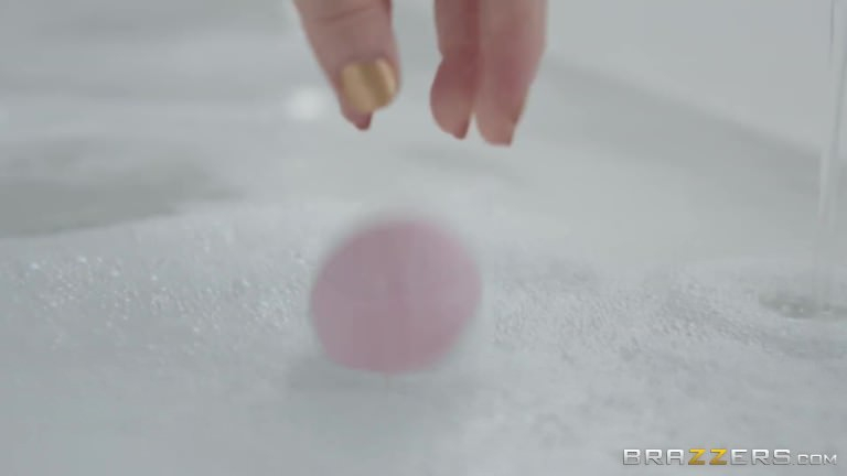 писсинг на пляже