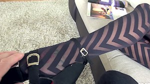 Blondi  pissing  panty