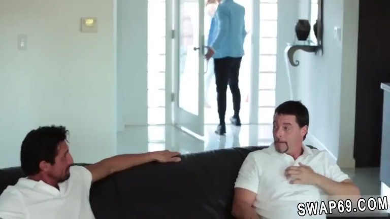 Фистинг попы и киски в онлайн чате