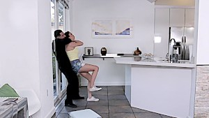 Julia Ho в парке