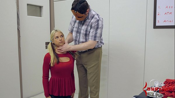 Маша Рябушкина дрочит в душе
