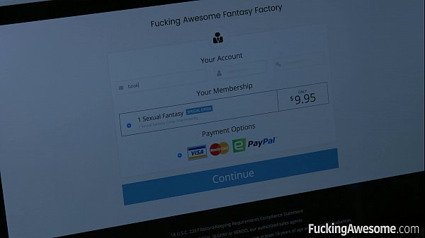 Симпатичная врачиха получает кунилингус от пациентки
