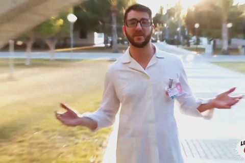 Kissable teen is geeting pissed on and squirts wet kitt