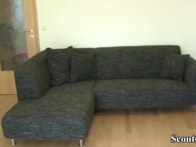 Девушка удовлетворяет своего богатыря(ЧАСТНОЕ ДОМАШНЕЕ ЛЮБИТ