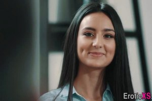 Сherry Сrush  мастурбирует в шапке
